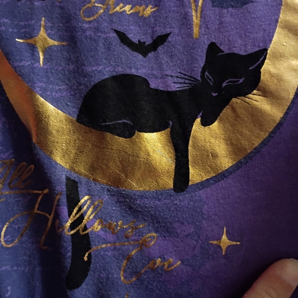 🆓 Free W/Purchase Purple Witch & Moon Graphic Tee with Gold Accent 3X - Picture 3 of 6